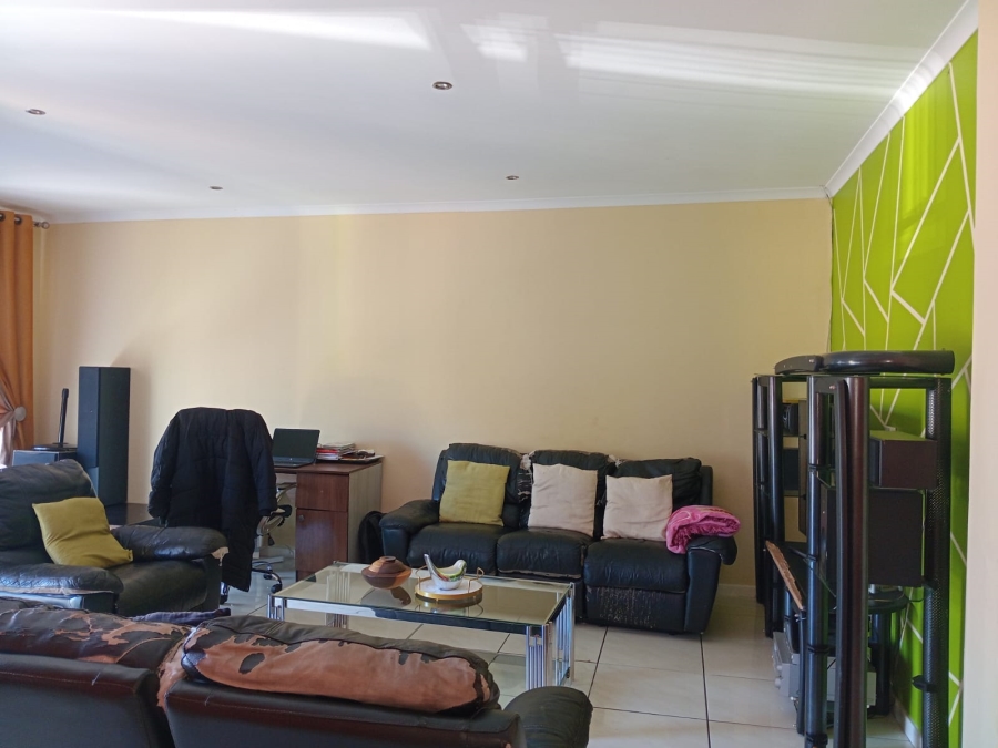3 Bedroom Property for Sale in Boschdal North West